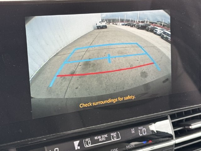 Used 2025 Toyota Sienna XLE FWD image 18