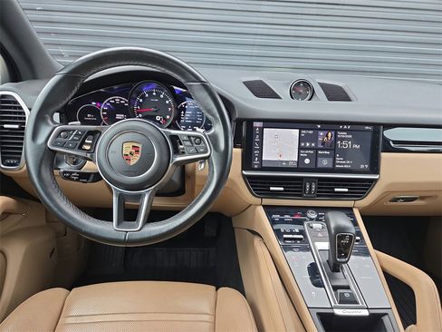Used 2019 Porsche Cayenne image 8