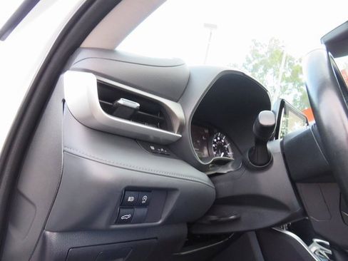 Certified 2023 Toyota Highlander L image 36