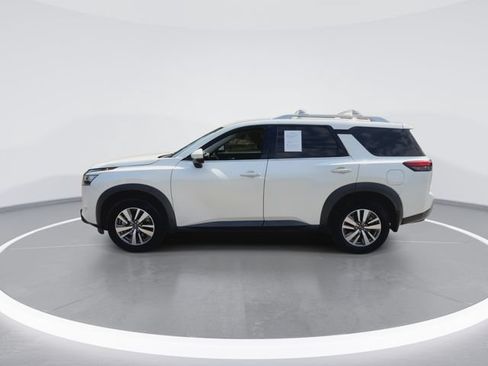 Used 2023 Nissan Pathfinder SL w/ Lighting Package (N92) FWD image 7