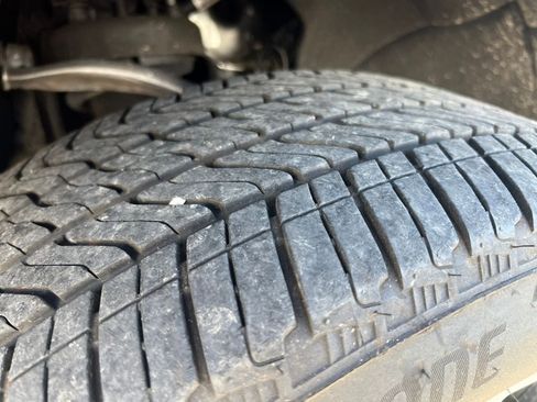 Used 2024 Chevrolet Suburban RST w/ Luxury Package image 14