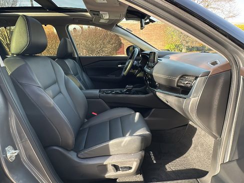 Certified 2023 Nissan Rogue SL w/ SL Premium Package image 23