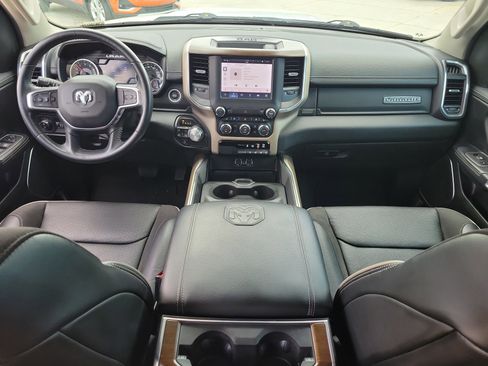 Used 2022 RAM 1500 Laramie AWD/4WD image 16