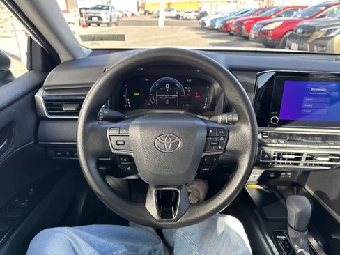 Used 2026 Toyota Camry LE image 17