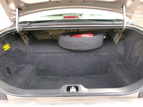 Used 2005 Mercury Grand Marquis GS image 14