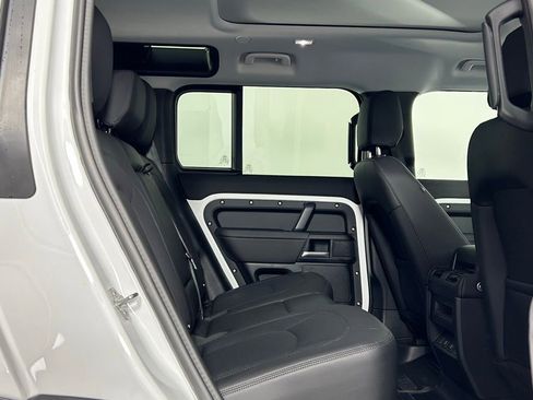 Used 2025 Land Rover Defender 110 S image 14