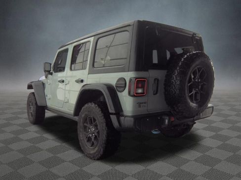 Used 2024 Jeep Wrangler Unlimited AWD/4WD image 5