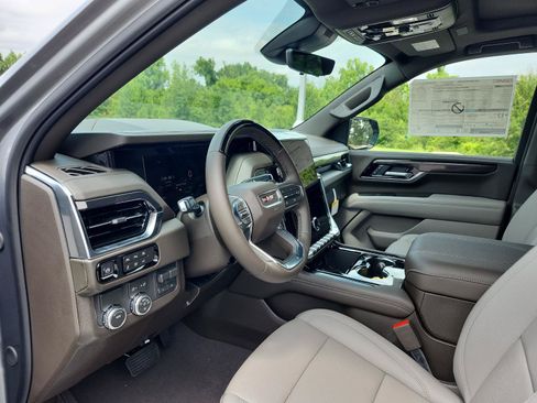New 2026 GMC Yukon Elevation w/ Elevation Premium Package RWD image 13