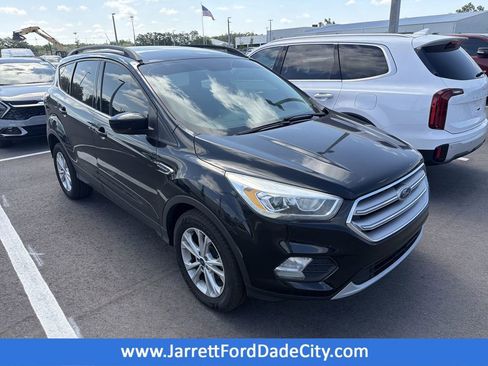 Used 2017 Ford Escape SE w/ SE Leather Comfort Package FWD image 1