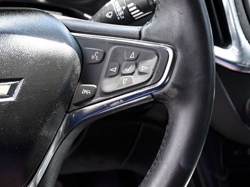 Used 2021 Chevrolet Equinox LT image 22