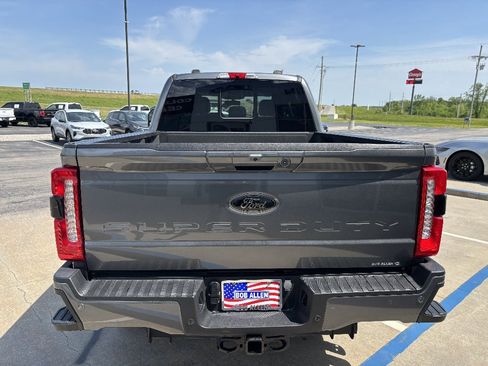 Used 2024 Ford F250 Lariat w/ Black Appearance Package AWD/4WD image 4