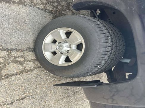 Used 2014 Toyota Tacoma PreRunner w/ TRD Sport Package image 16