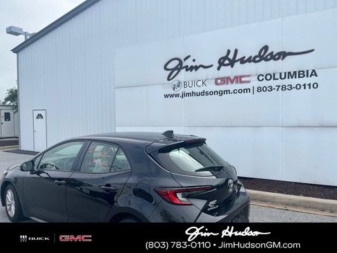 Used 2025 Toyota Corolla SE FWD image 2