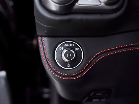 Used 2020 Ferrari Portofino RWD image 51