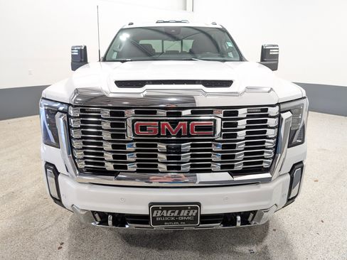 Used 2024 GMC Sierra 3500 Denali w/ Denali Reserve Package AWD/4WD image 8