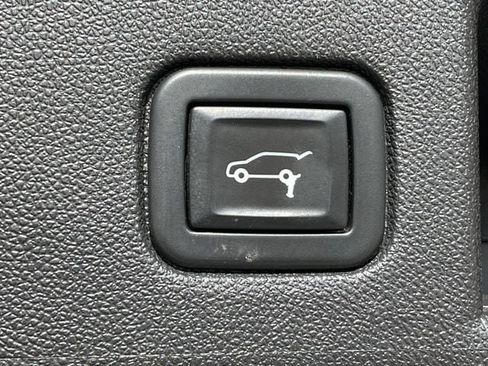Used 2020 Chevrolet Equinox LT w/ Driver Convenience Package FWD image 30