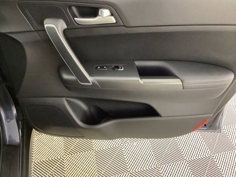 Used 2020 Kia Sportage LX image 17