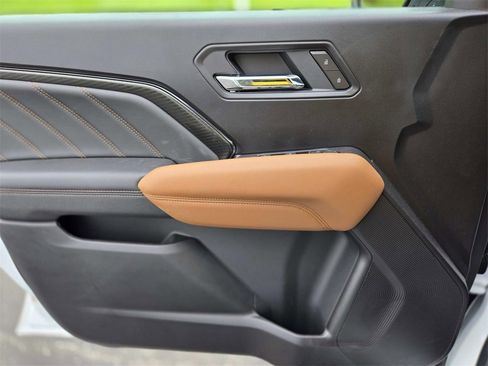 New 2025 GMC Canyon AT4 image 29