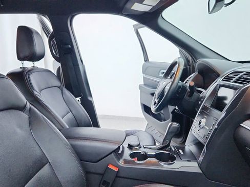 Used 2019 Ford Explorer Sport image 22