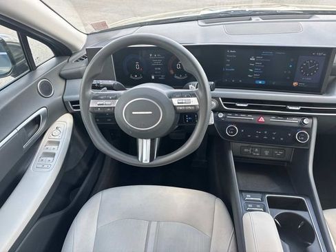 Used 2025 Hyundai Sonata SEL FWD image 15
