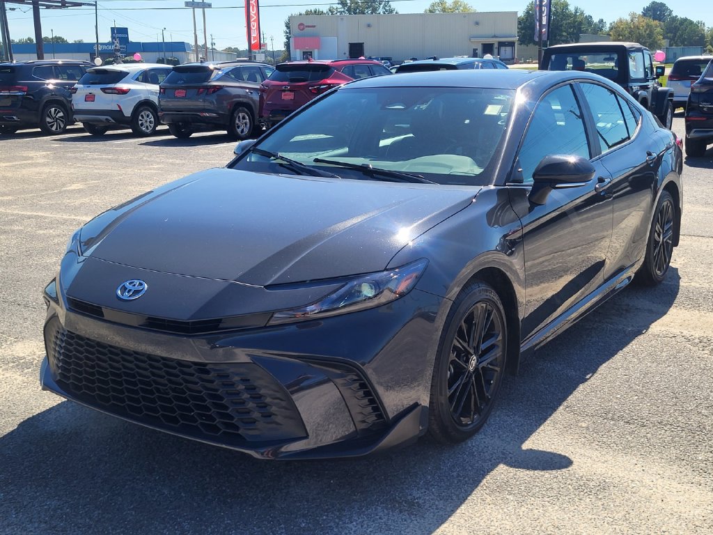 Used 2026 Toyota Camry SE FWD image 6