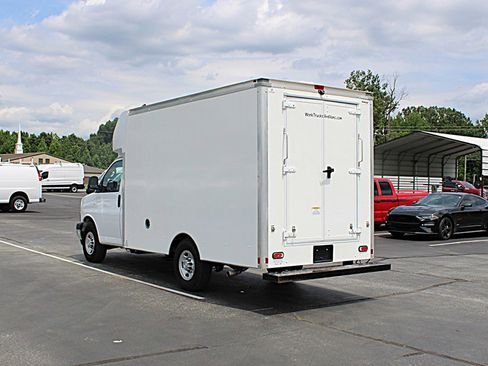 Used 2021 Chevrolet Express 3500 w/ Power Convenience Package RWD image 4