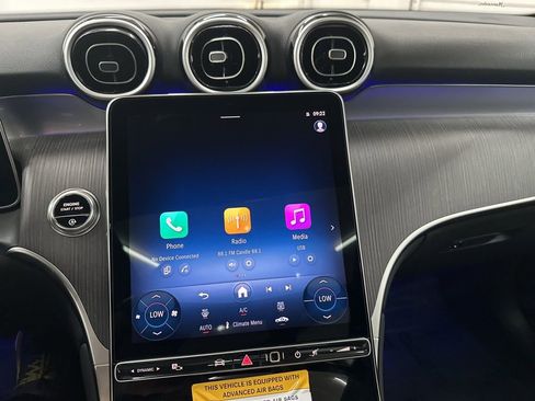 Used 2025 Mercedes-Benz GLC 300 4MATIC image 13