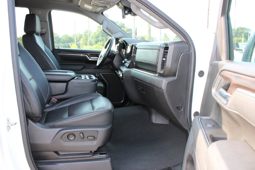 Used 2025 GMC Sierra 1500 SLT RWD image 9