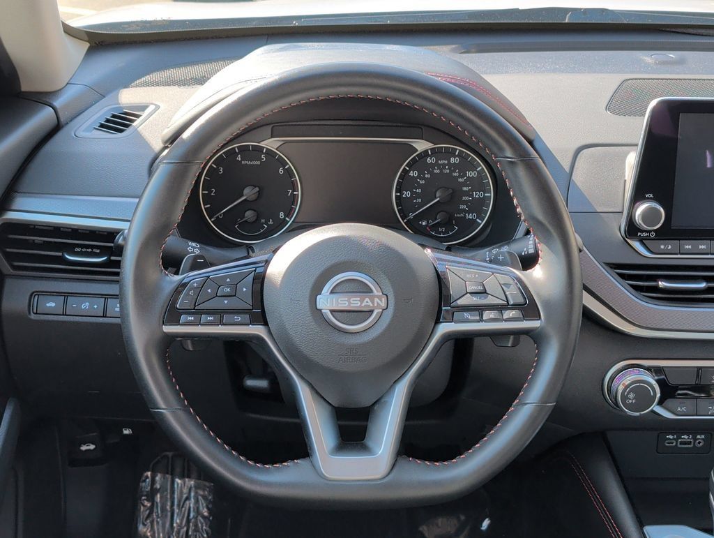 Used 2025 Nissan Altima 2.5 SR AWD/4WD image 19