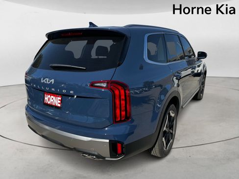 New 2025 Kia Telluride S image 4