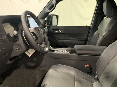 Used 2025 Lexus GX 550 image 12