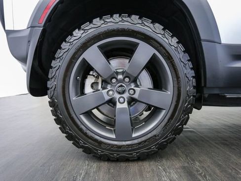 Used 2020 Land Rover Defender 110 SE AWD/4WD image 43