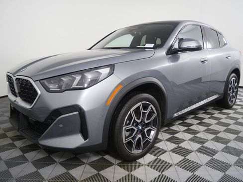 Certified 2025 BMW X2 xDrive28i w/ Technology Package image 7