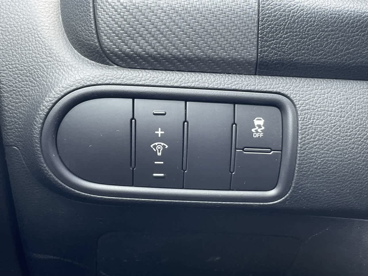 Used 2018 Kia Forte S FWD image 25