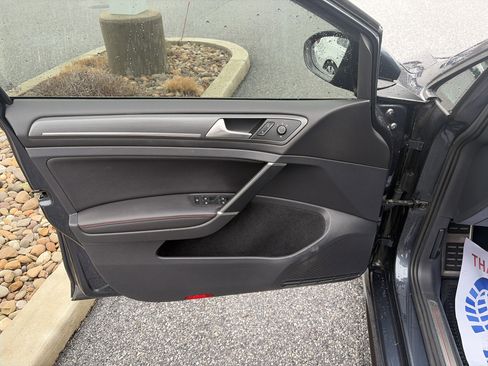 Used 2018 Volkswagen GTI S FWD image 15