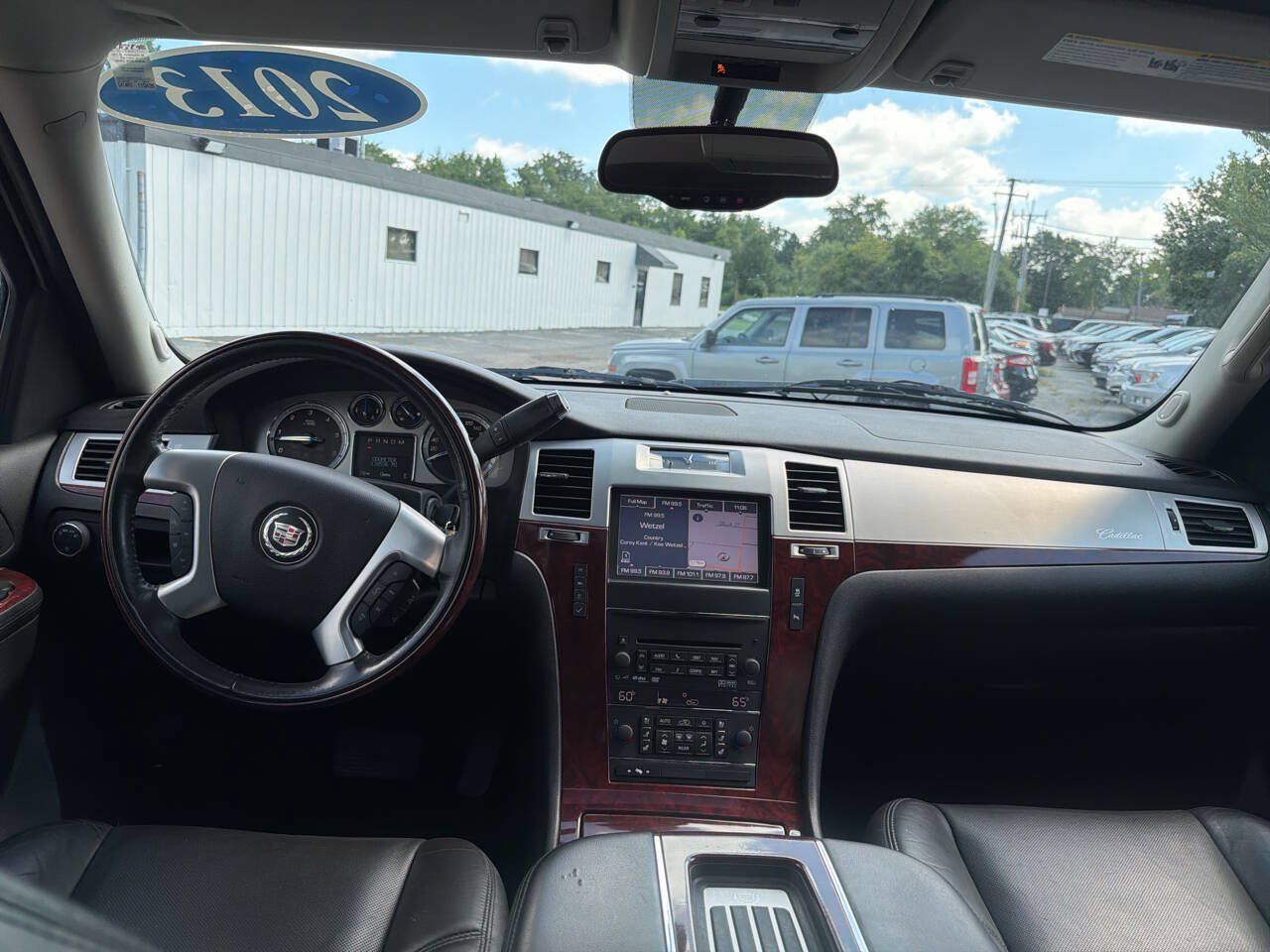 Used 2013 Cadillac Escalade Luxury AWD/4WD image 38