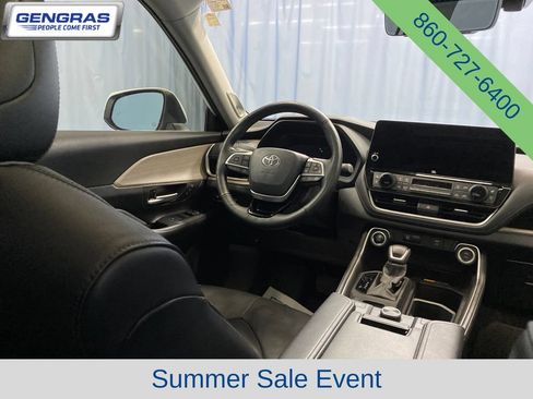 Used 2024 Toyota Grand Highlander AWD image 41