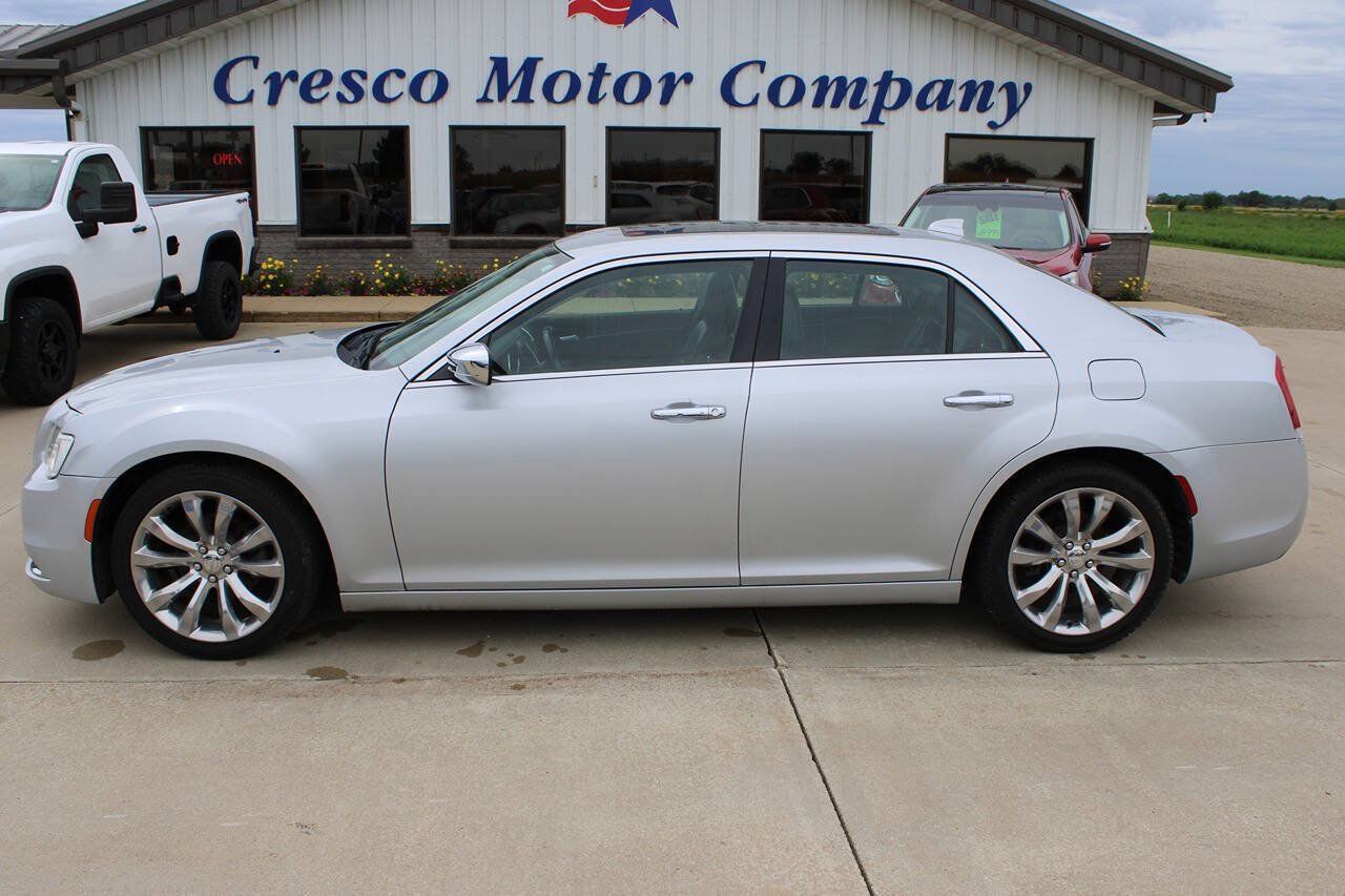 Used 2020 Chrysler 300 Limited RWD image 8