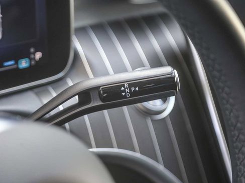 Used 2023 Mercedes-Benz C 300 Sedan image 13