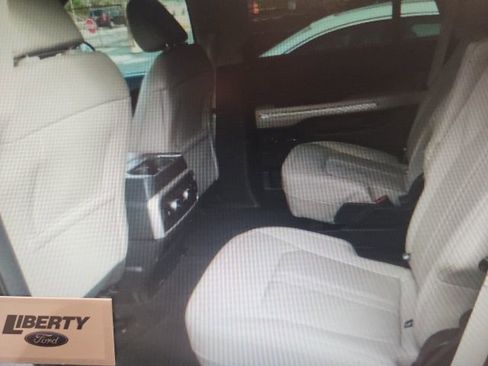 Used 2024 Ford Expedition Limited image 8