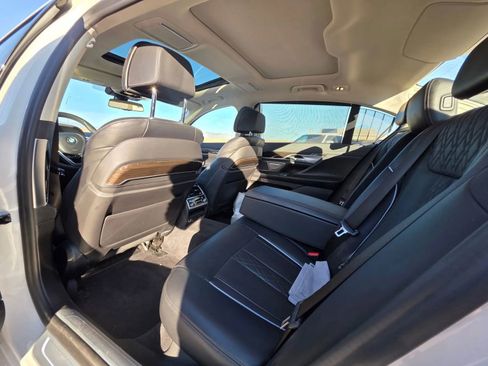 Used 2022 BMW 740i w/ Premium Package image 16