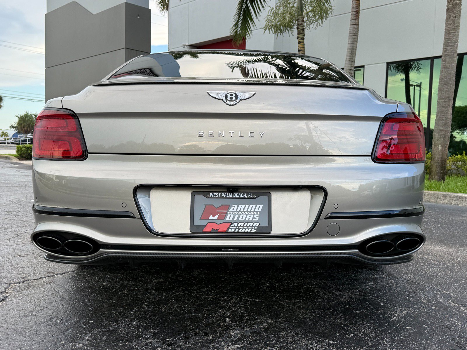 Used 2023 Bentley Flying Spur V8 AWD/4WD image 16