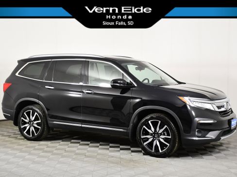 Used 2019 Honda Pilot Touring image 1