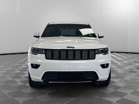 Used 2020 Jeep Grand Cherokee Altitude AWD/4WD image 3