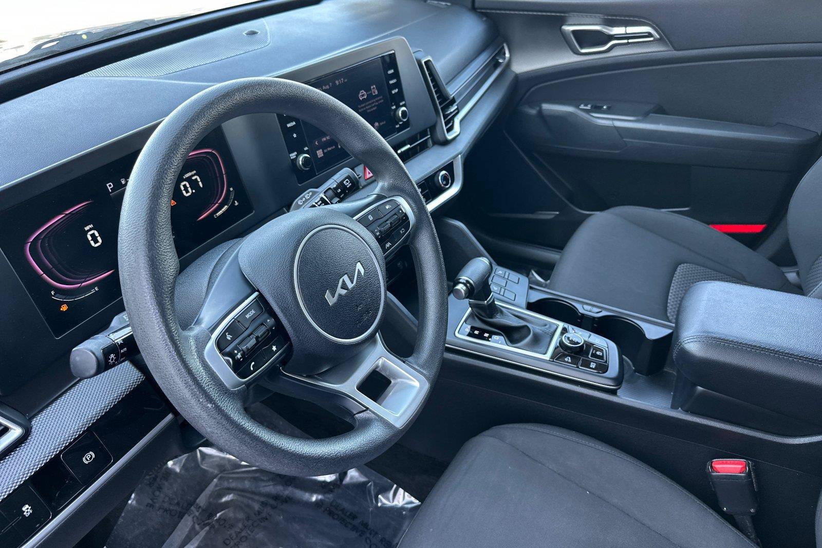 Used 2023 Kia Sportage LX AWD/4WD image 9