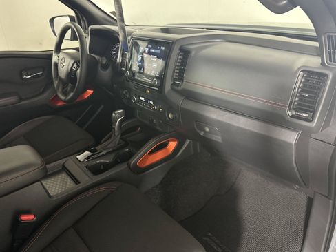 Used 2024 Nissan Frontier PRO-4X AWD/4WD image 16
