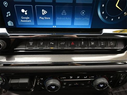 Used 2024 Chevrolet Silverado 2500 ZR2 w/ Technology Package image 32