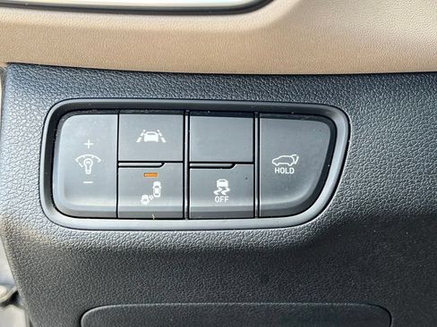 Used 2019 Hyundai Santa Fe SEL FWD image 22