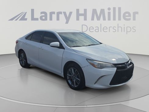 Used 2017 Toyota Camry SE FWD image 7