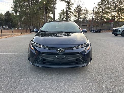 Used 2025 Toyota Corolla LE image 4